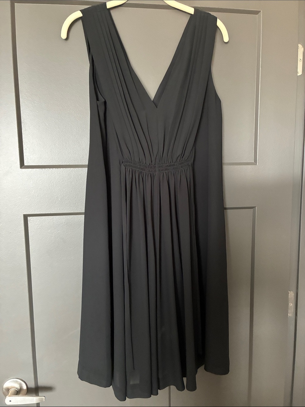 HD in Paris Black V-Neck Pleated Sleeveless Dress